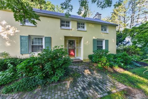 951 St Davids Lane Niskayuna NY 12309