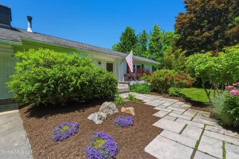 704 Tanner Road Clifton Park NY 12065