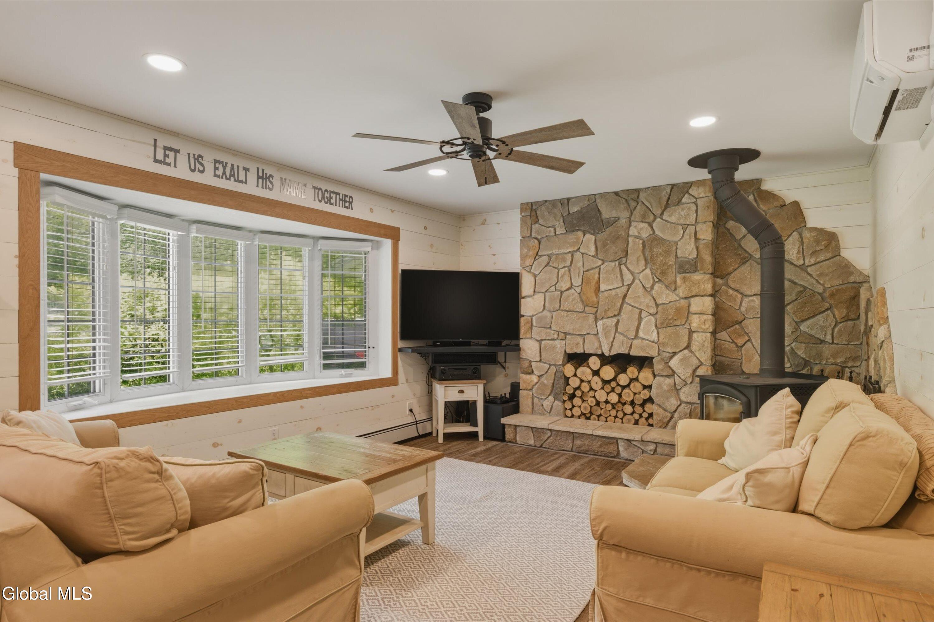 704 Tanner Road Clifton Park NY 12065