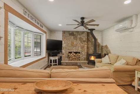 704 Tanner Road Clifton Park NY 12065