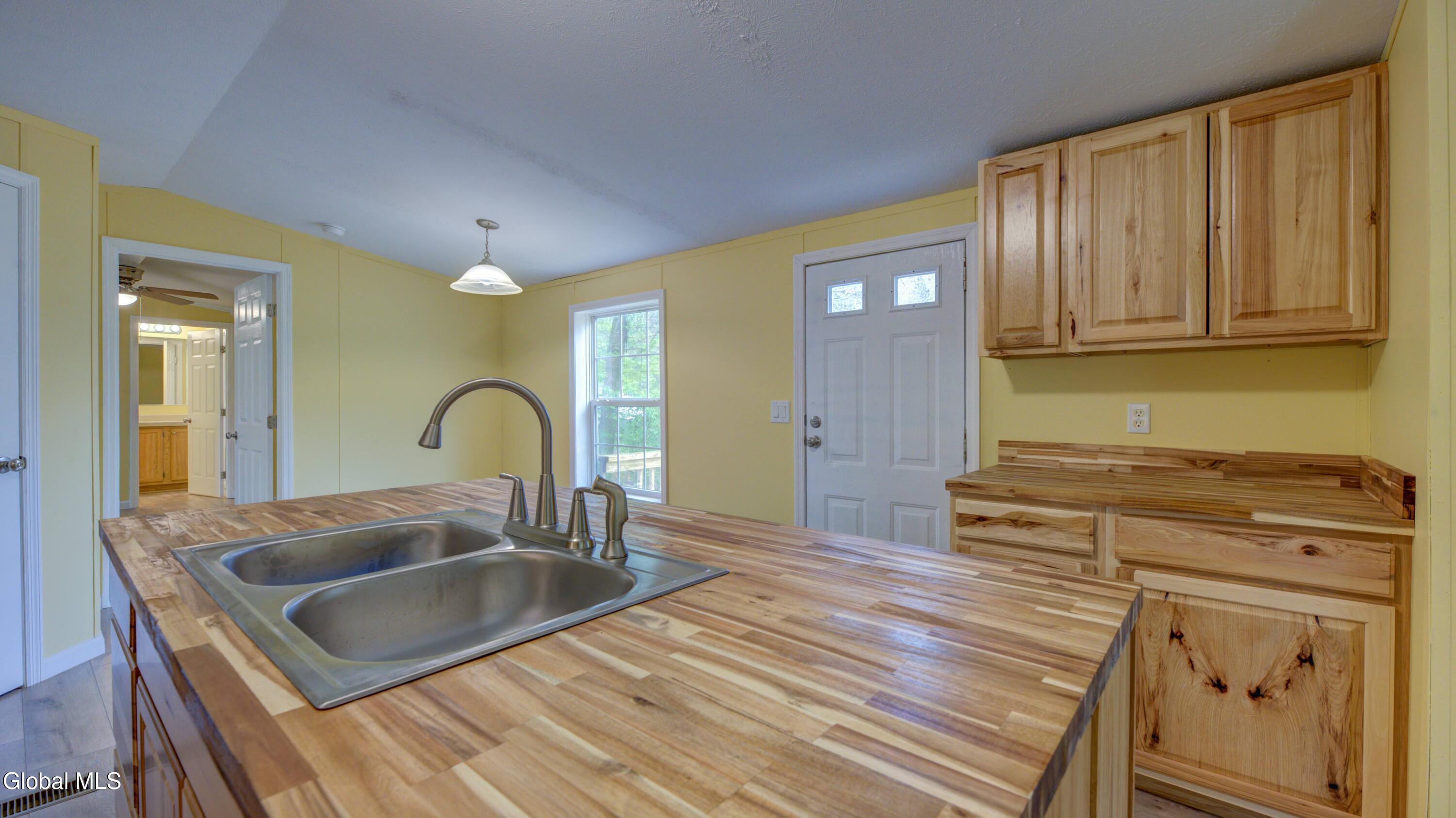3159 State Highway 30 Gloversville NY 12078