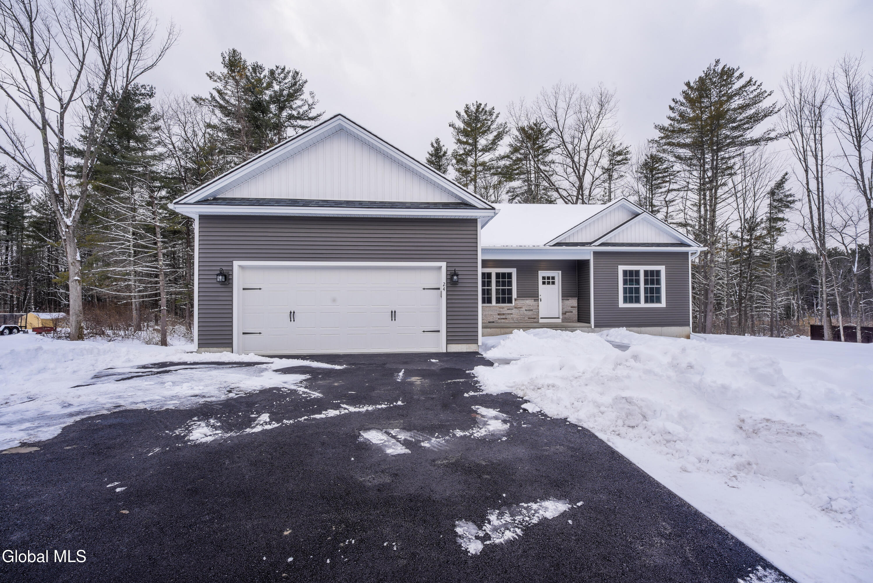 6 Wolfe Road Queensbury NY 12804