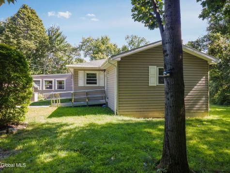 18 Miller Way Cropseyville NY 12052