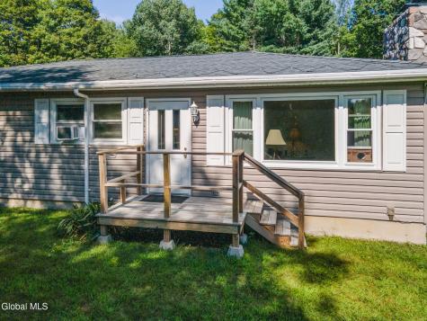 18 Miller Way Cropseyville NY 12052