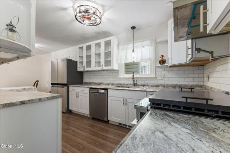 18 Miller Way Cropseyville NY 12052