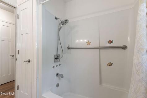 18 Miller Way Cropseyville NY 12052