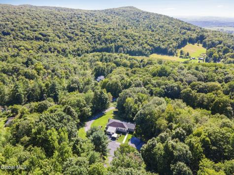 18 Miller Way Cropseyville NY 12052