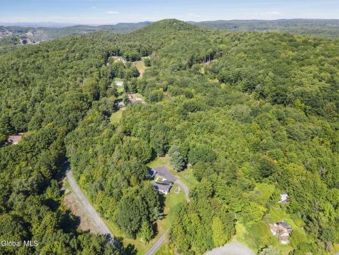 18 Miller Way Cropseyville NY 12052