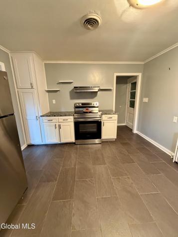 22 Sharpe Road Wynantskill NY 12198
