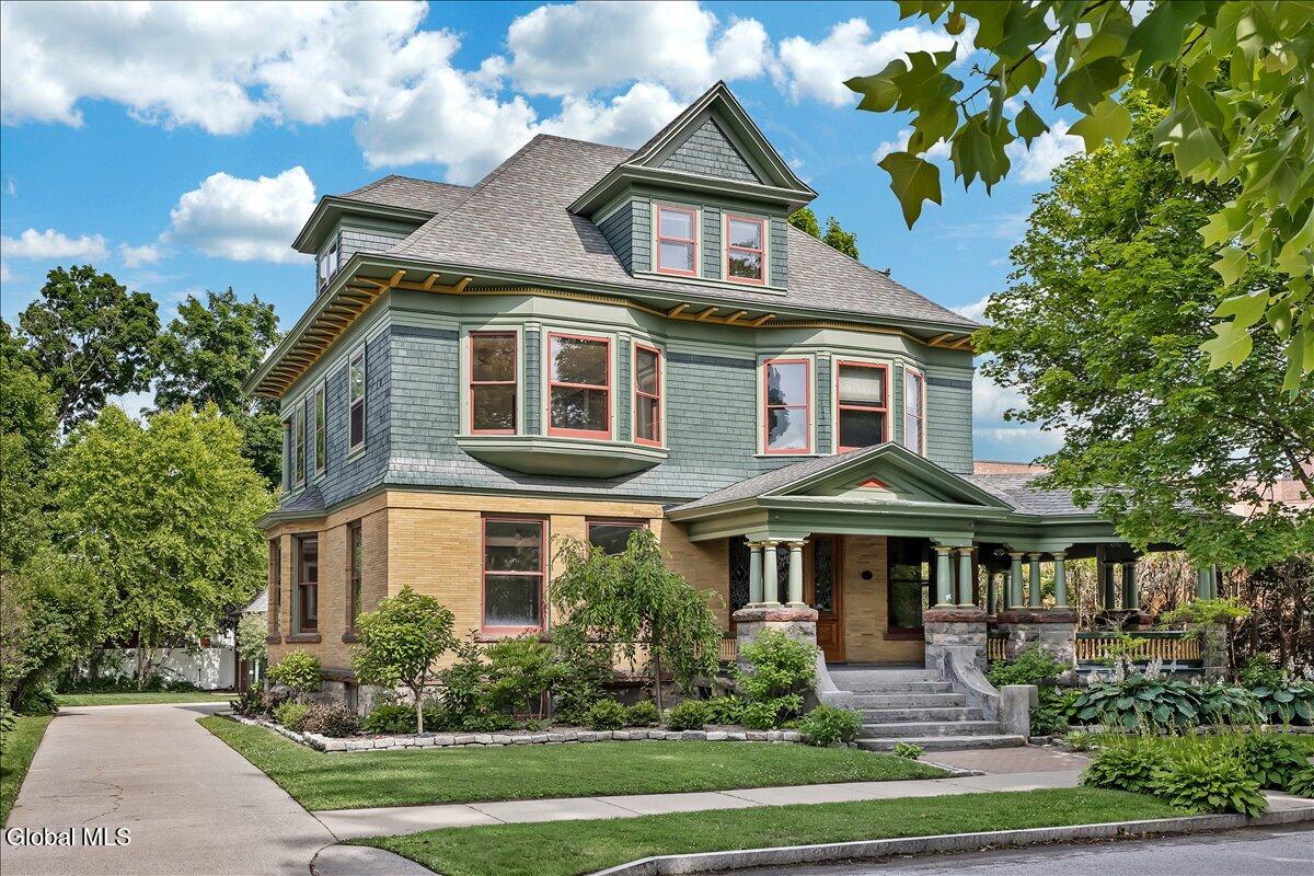 19 Marion Place Saratoga Springs NY 12866