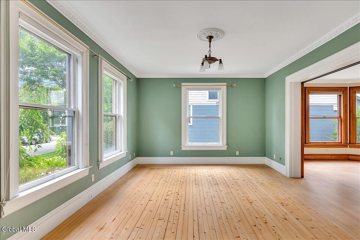 19 Marion Place Saratoga Springs NY 12866