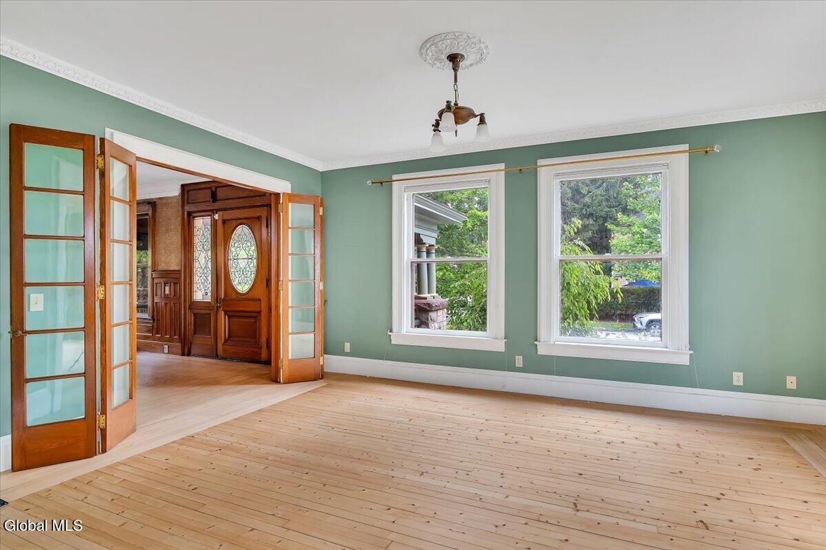 19 Marion Place Saratoga Springs NY 12866