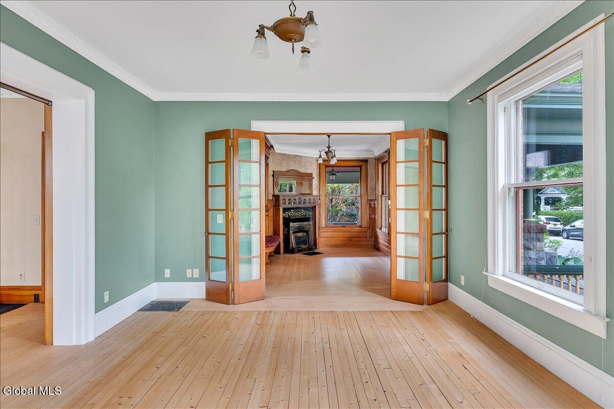 19 Marion Place Saratoga Springs NY 12866