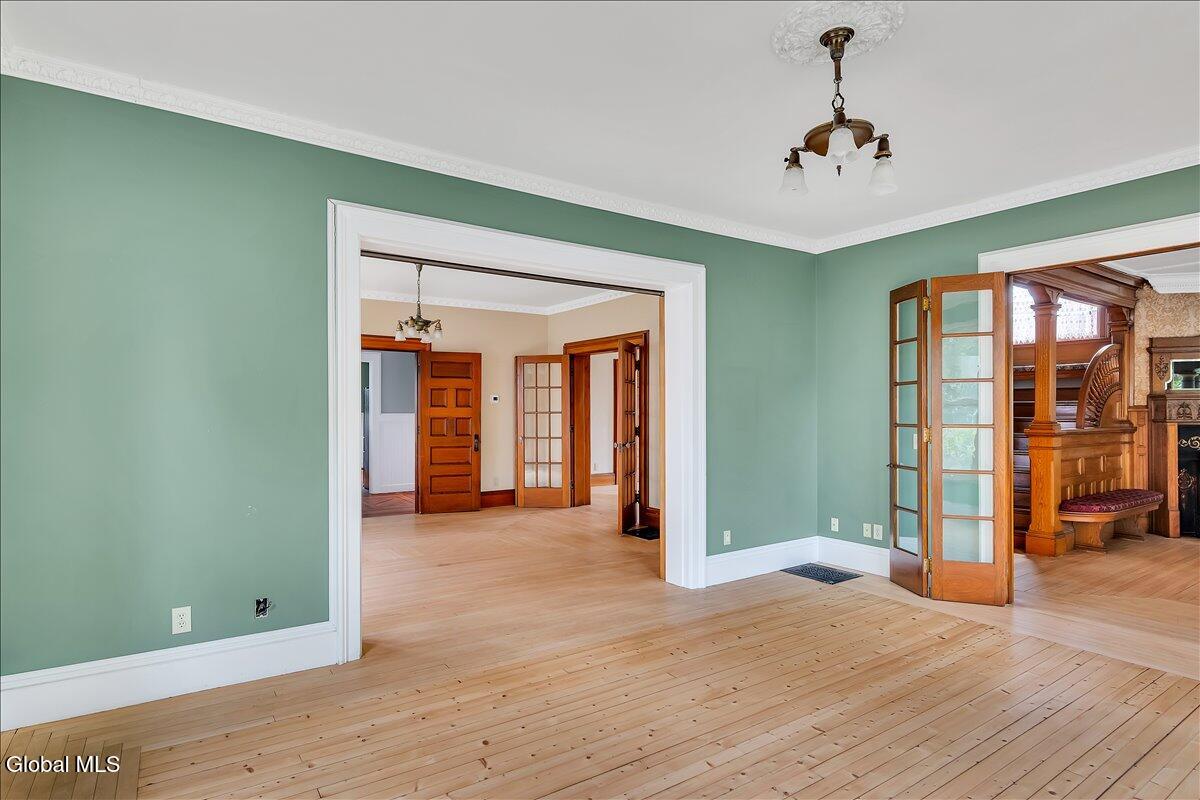 19 Marion Place Saratoga Springs NY 12866