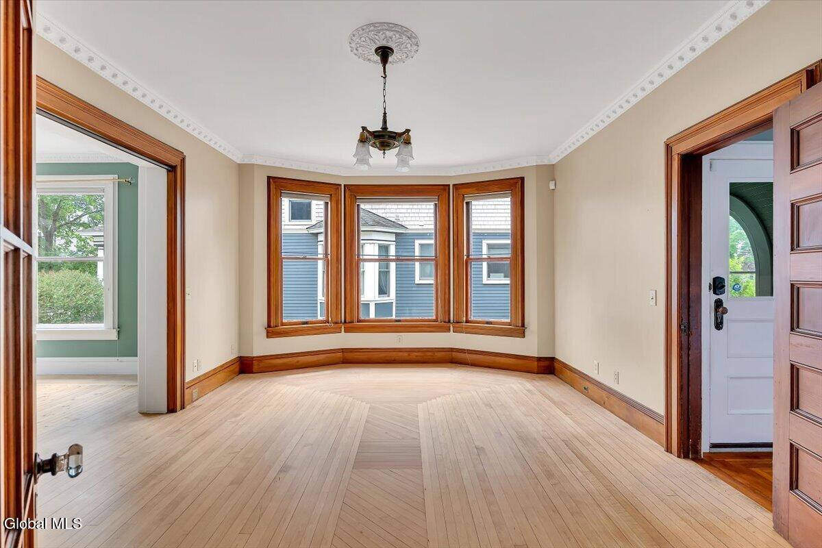 19 Marion Place Saratoga Springs NY 12866