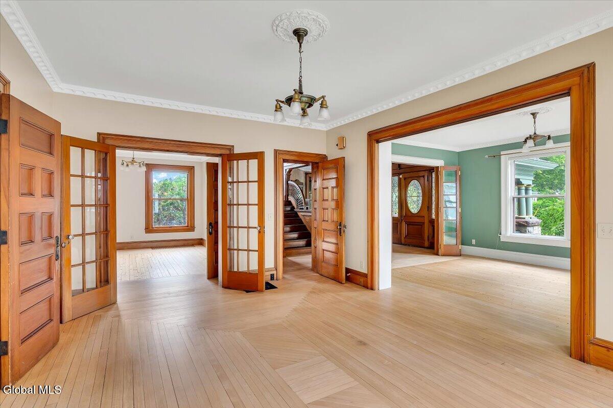 19 Marion Place Saratoga Springs NY 12866