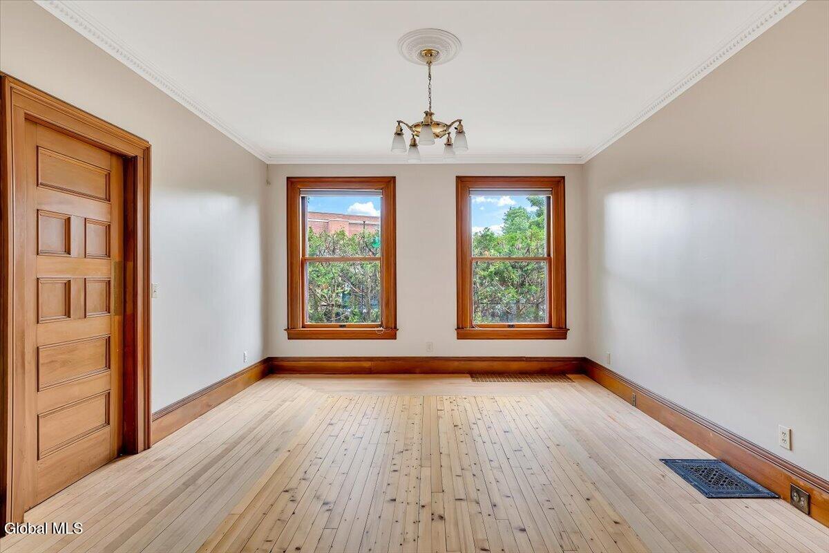 19 Marion Place Saratoga Springs NY 12866