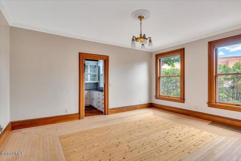 19 Marion Place Saratoga Springs NY 12866