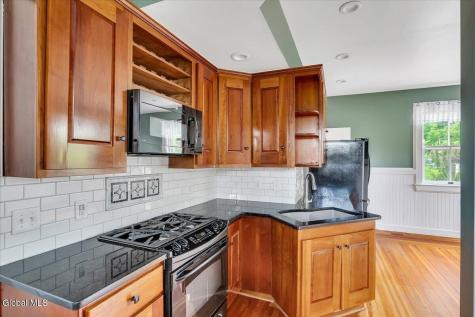 19 Marion Place Saratoga Springs NY 12866