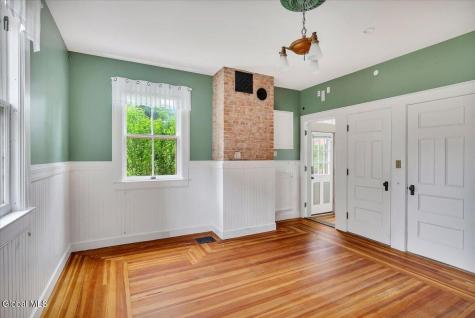 19 Marion Place Saratoga Springs NY 12866