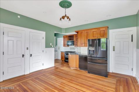 19 Marion Place Saratoga Springs NY 12866