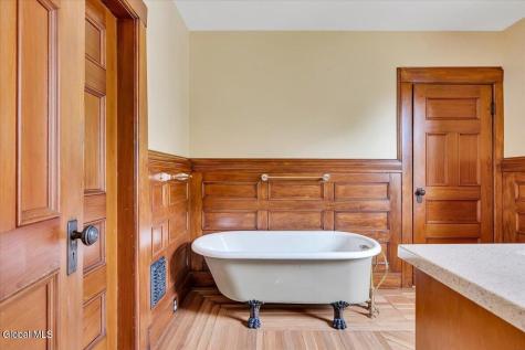 19 Marion Place Saratoga Springs NY 12866