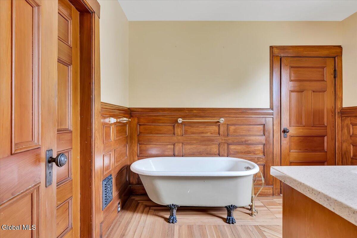 19 Marion Place Saratoga Springs NY 12866