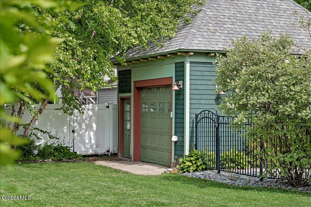 19 Marion Place Saratoga Springs NY 12866