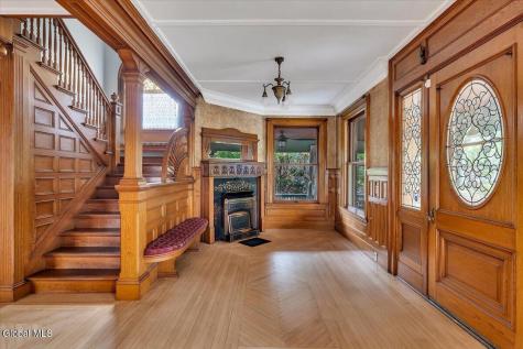 19 Marion Place Saratoga Springs NY 12866