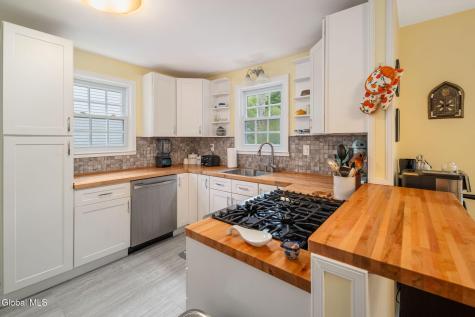 1548 Myron Street Niskayuna NY 12309