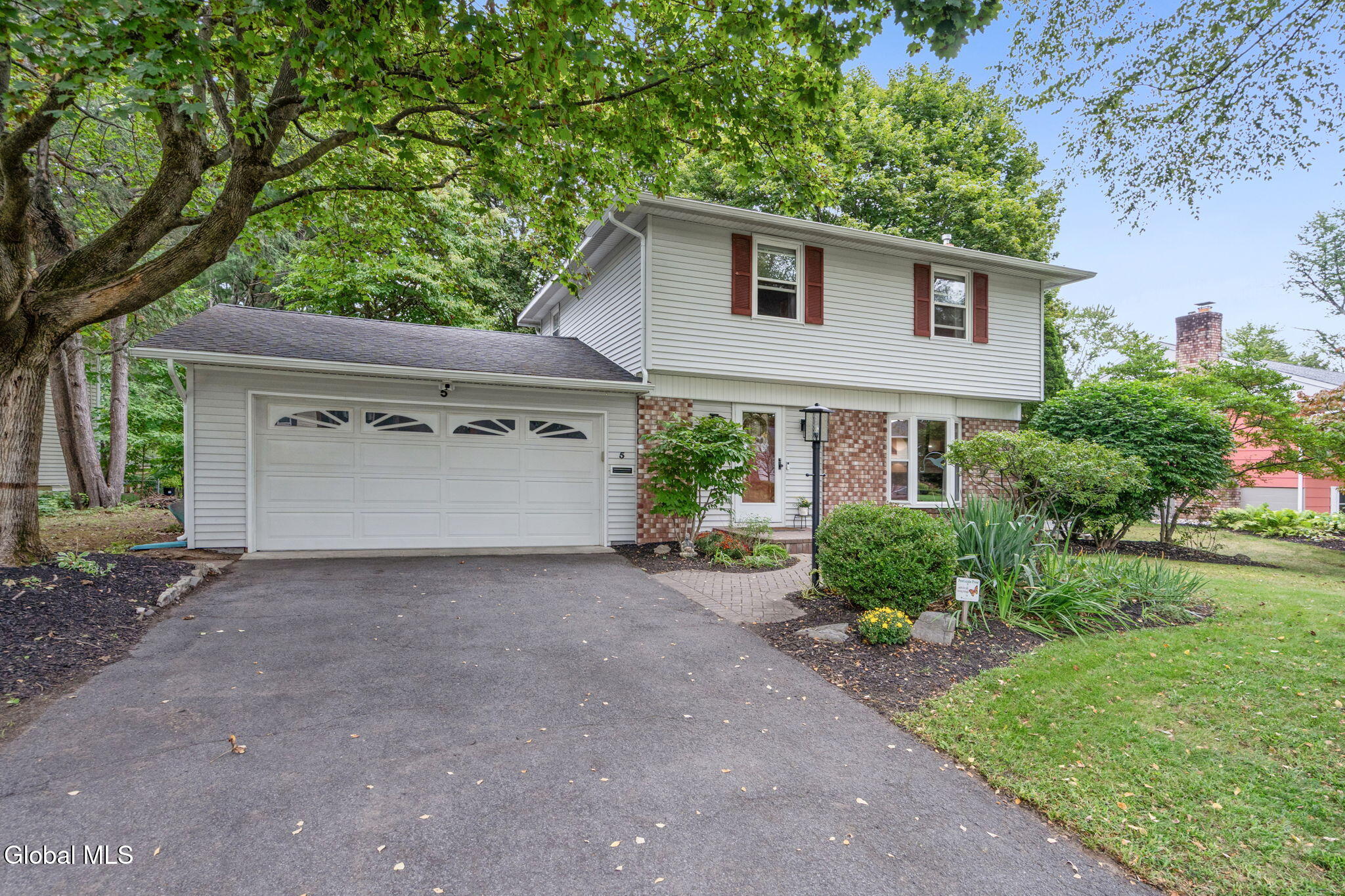 5 Haddington Lane Delmar NY 12054