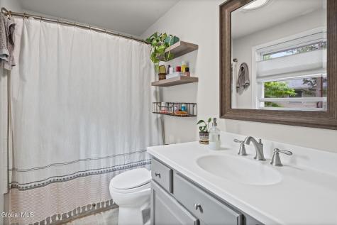 5 Haddington Lane Delmar NY 12054