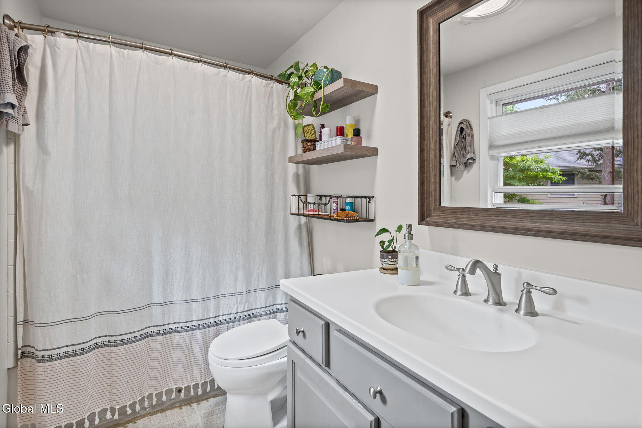 5 Haddington Lane Delmar NY 12054