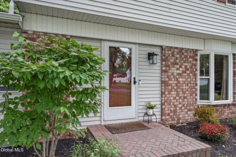 5 Haddington Lane Delmar NY 12054