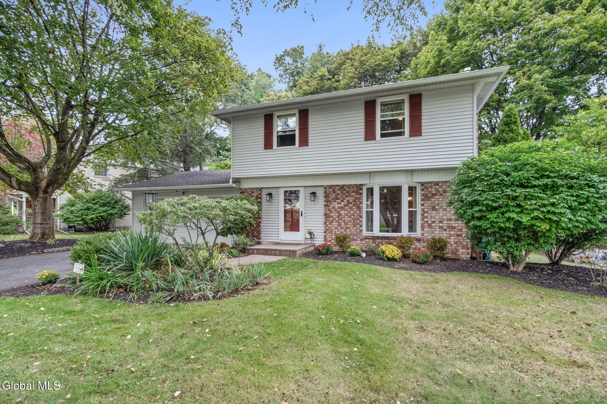 5 Haddington Lane Delmar NY 12054