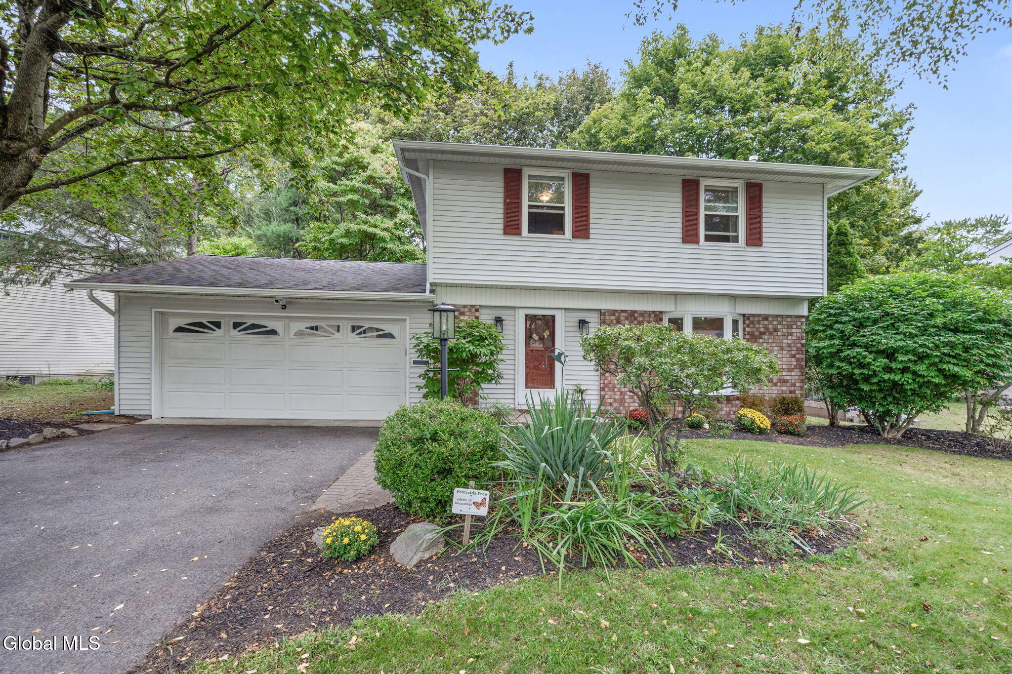 5 Haddington Lane Delmar NY 12054