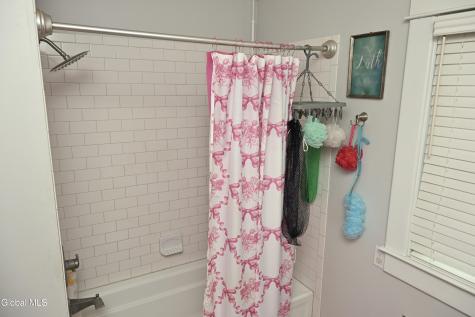 909 Woodland Avenue Schenectady NY 12309