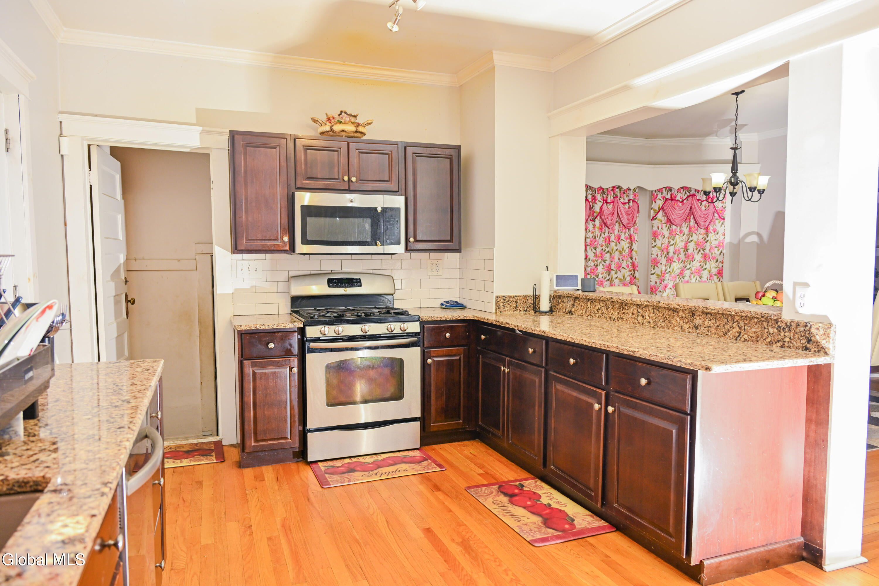 909 Woodland Avenue Schenectady NY 12309