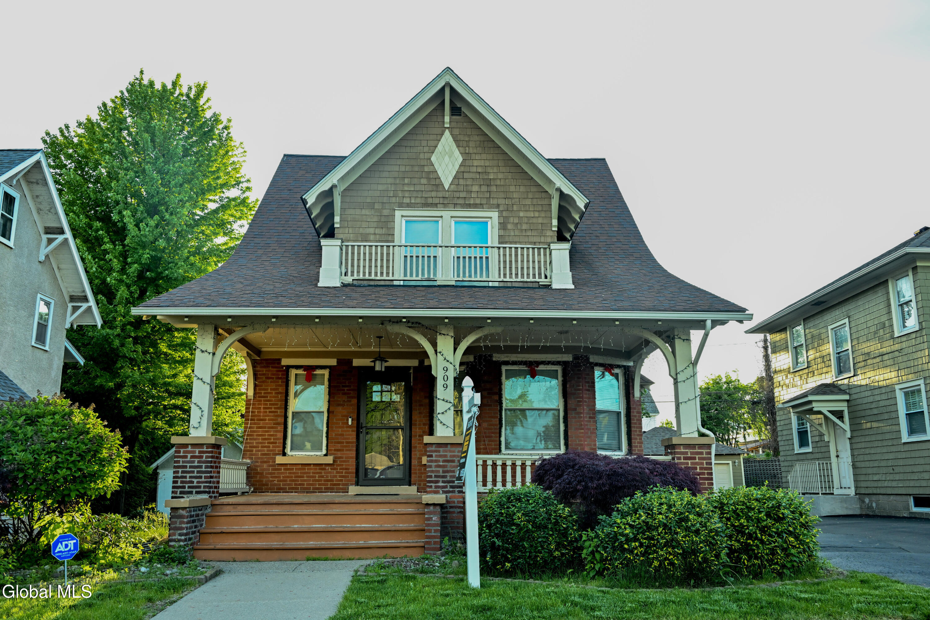 909 Woodland Avenue Schenectady NY 12309