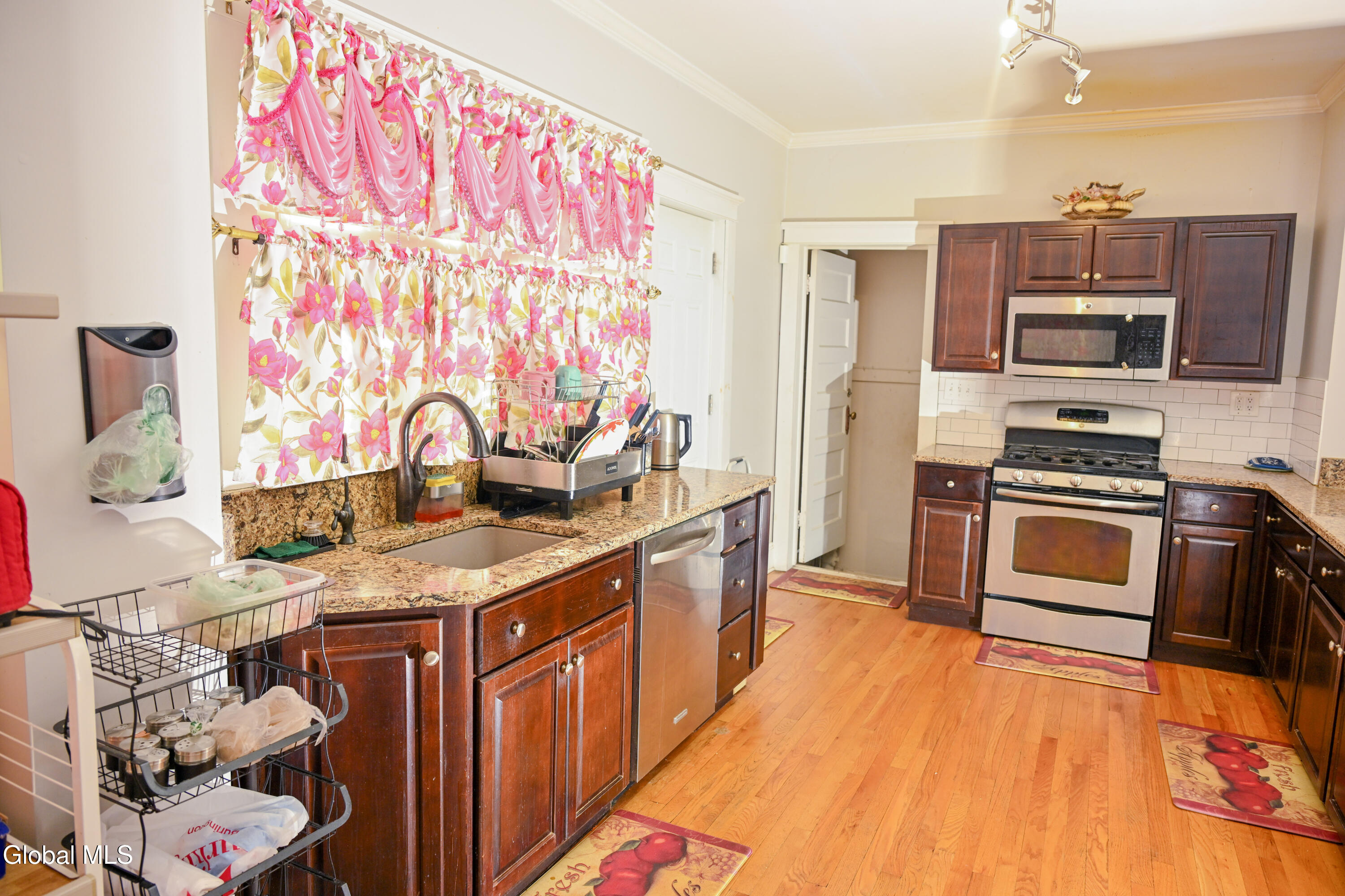909 Woodland Avenue Schenectady NY 12309