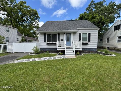 74 Macarthur Drive Schenectady NY 12302