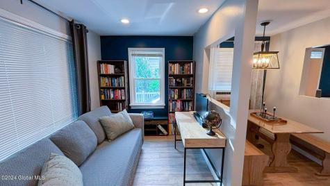 74 Macarthur Drive Schenectady NY 12302