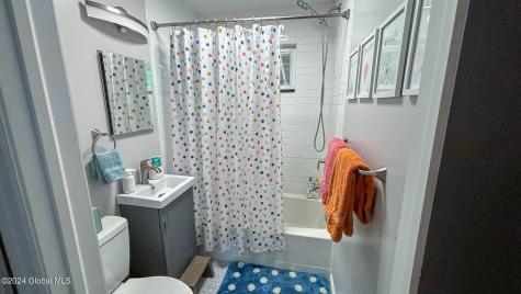 74 Macarthur Drive Schenectady NY 12302