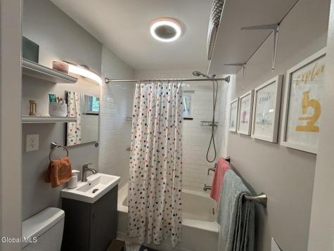 74 Macarthur Drive Schenectady NY 12302
