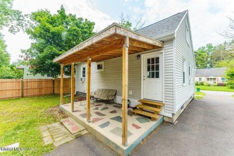 74 Macarthur Drive Schenectady NY 12302