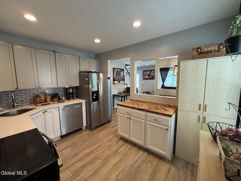 74 Macarthur Drive Schenectady NY 12302