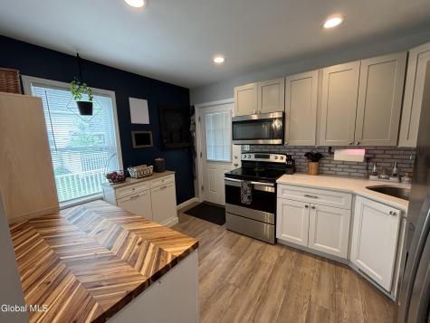 74 Macarthur Drive Schenectady NY 12302