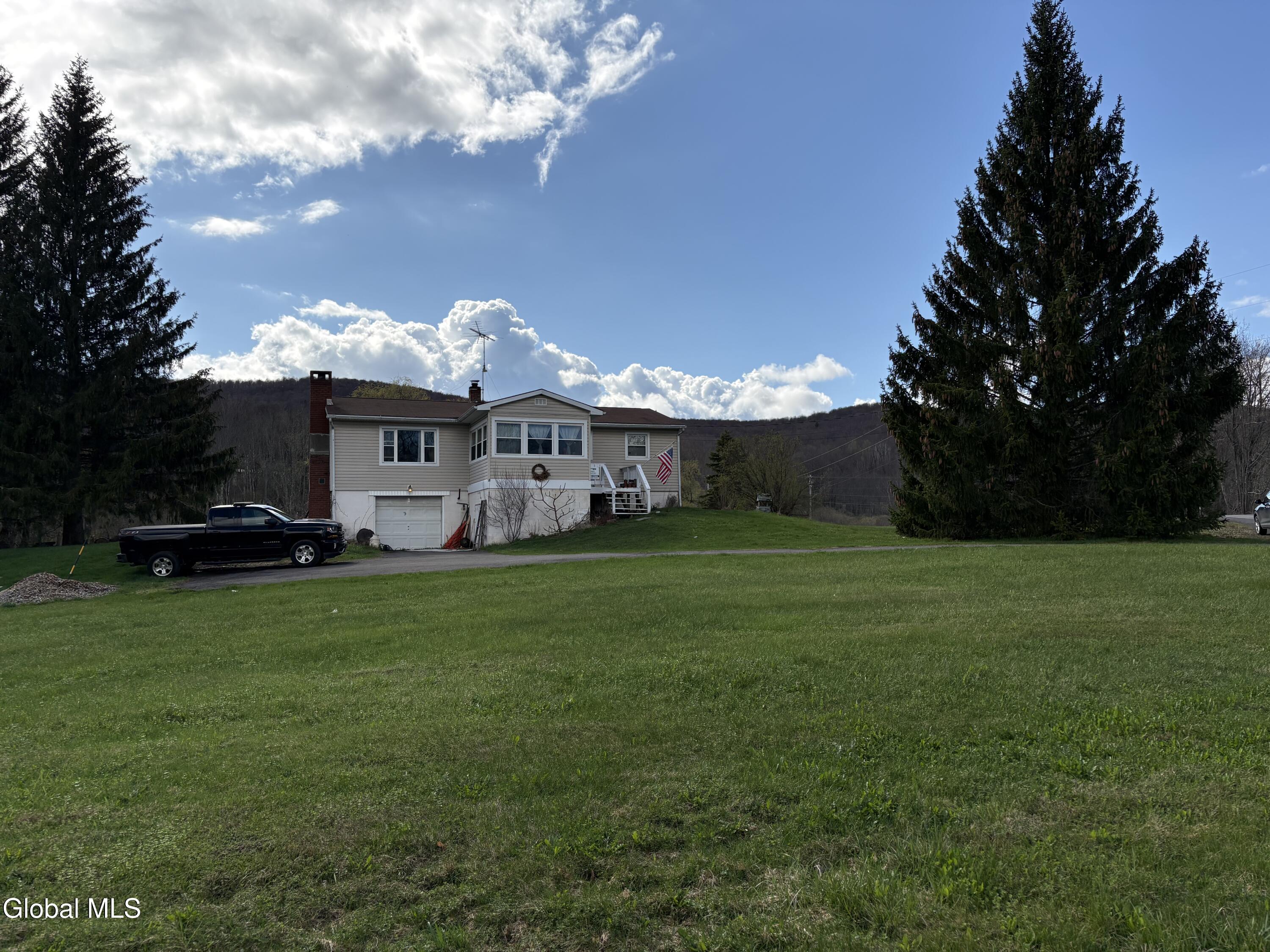 693 Ny-10 Jefferson NY 12093