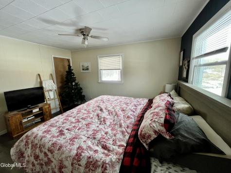 693 Ny-10 Jefferson NY 12093