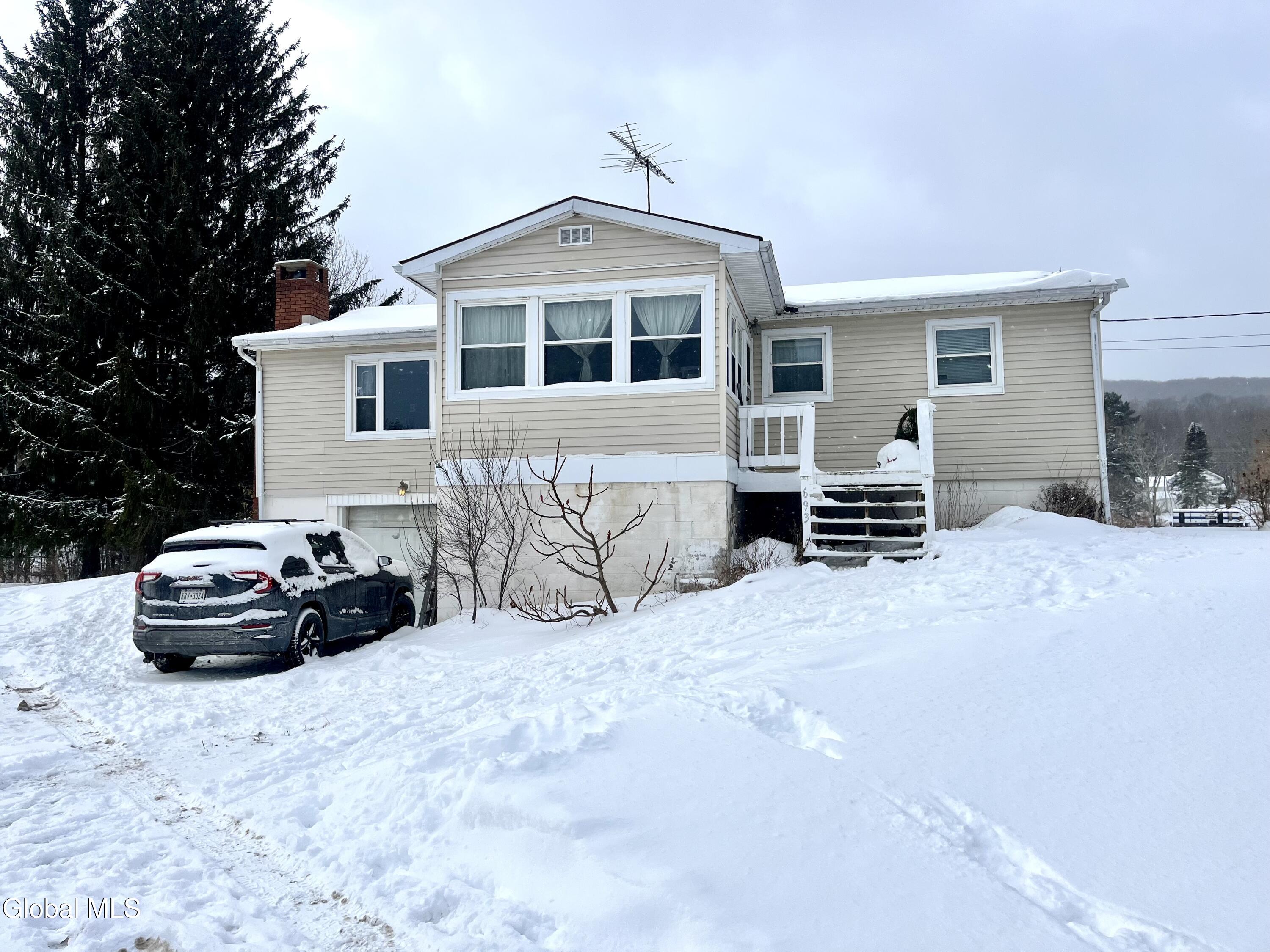 693 Ny-10 Jefferson NY 12093